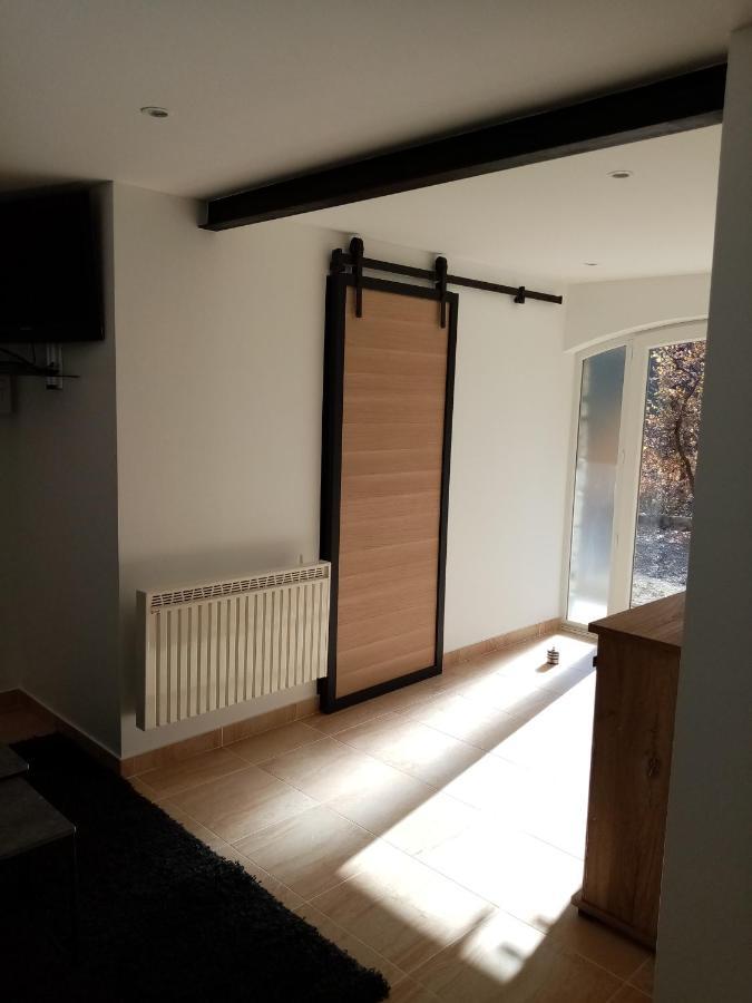Puget-Rostang Studio De Charme Neuf A La Montagne מראה חיצוני תמונה